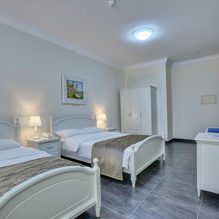 Royal Hotel Sardzsa Kültér fotó