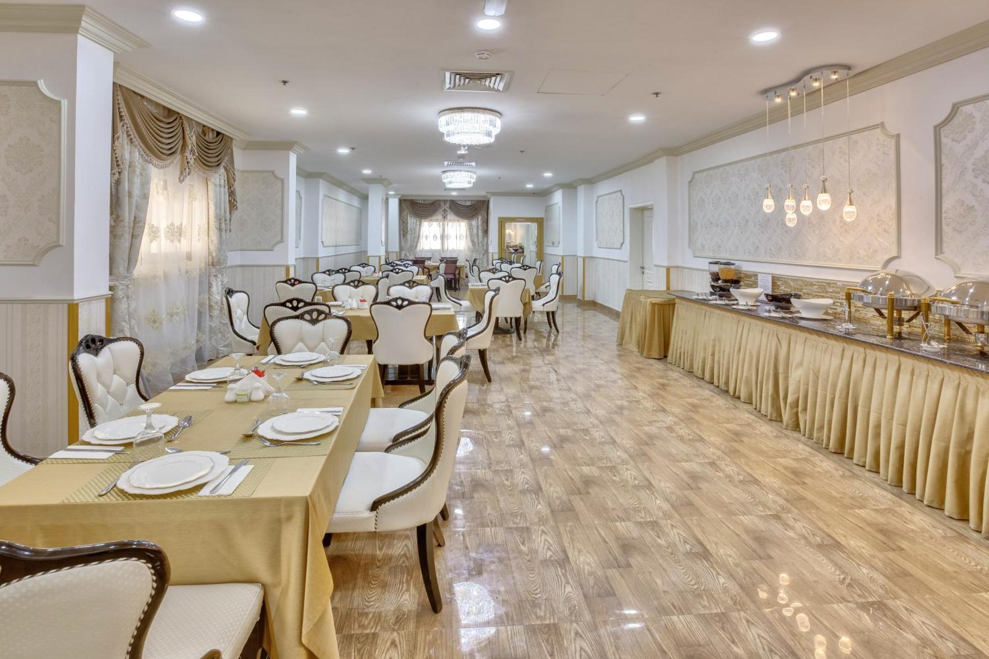 Royal Hotel Sardzsa Kültér fotó