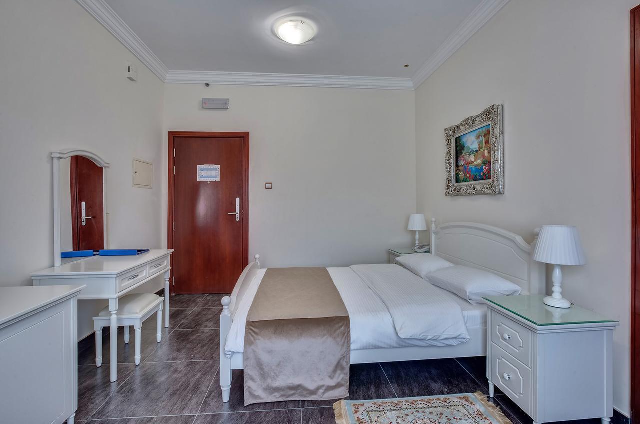 Royal Hotel Sardzsa Kültér fotó