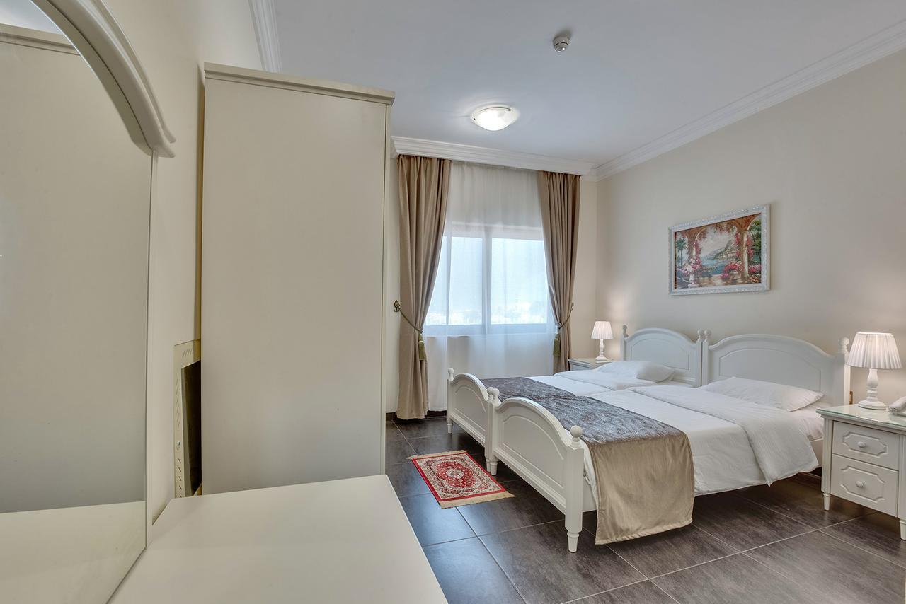 Royal Hotel Sardzsa Kültér fotó