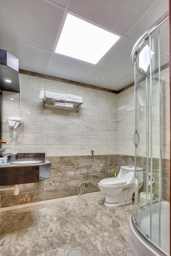 Royal Hotel Sardzsa Kültér fotó